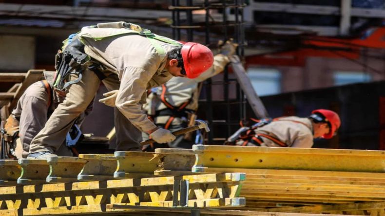 Reforma laboral: cómo serán los horarios y los días de descanso para las jornadas de 12 horas