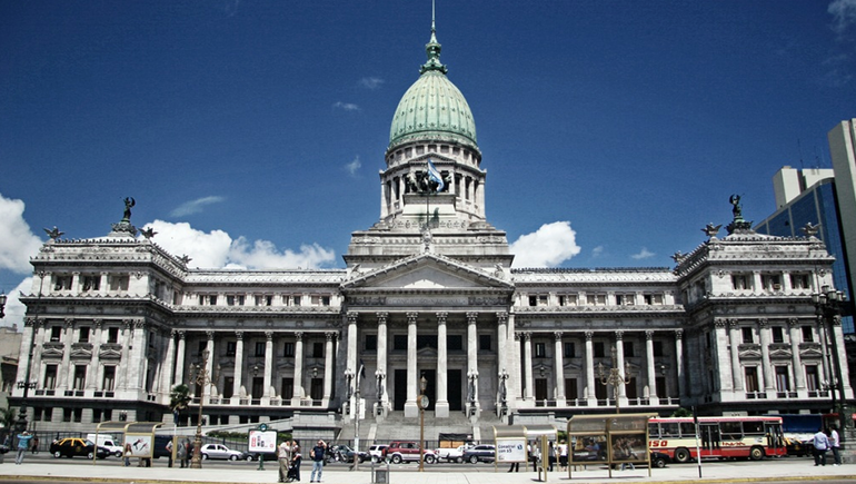 El Gobierno nacional presentó el presupuesto 2027 al Congreso.