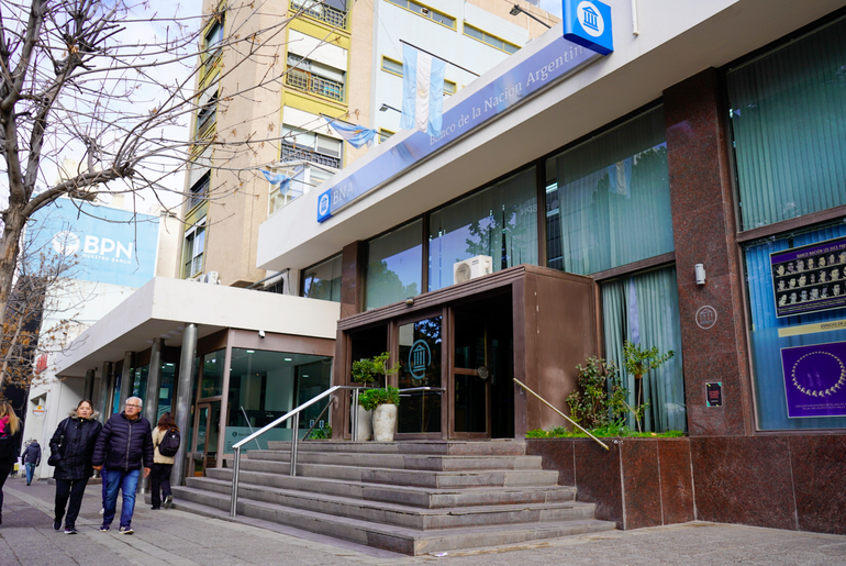 La sede céntrica del Nación neuquino donde trabaja Dante.