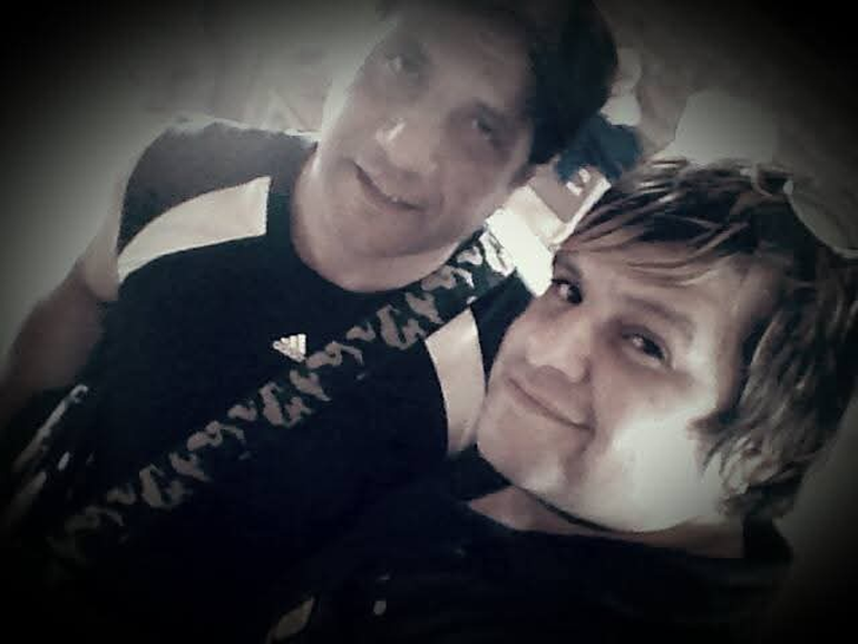 Cristian Ramírez, sobrino de Marcelo, fue quien lo trajo al Sur. Hoy es el cantante de Los del Fuego. Cristian Ramírez, sobrino de Marcelo, fue quien lo trajo al Sur. Hoy es el cantante de Los del Fuego.