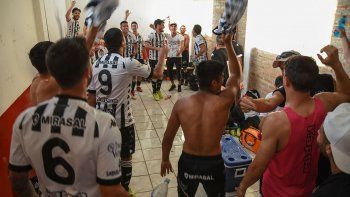 el albinegro cerro el ano a puro festejo ante el rojo el albinegro cerro el ano a puro festejo ante el rojo