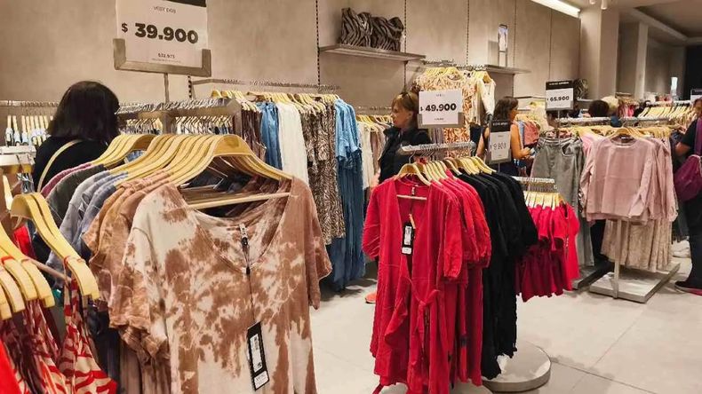 Con cuatro locales en Argentina, la reconocida cadena de ropa seguirá su expansión en el país, prevee nuevas aperturas en Bahía Blanca, Mendoza, Rosario, entre otras ciudades.