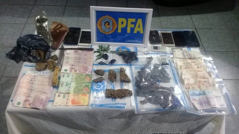 Atraparon a un joven que se dedicaba al narcomenudeo en el barrio Don Bosco