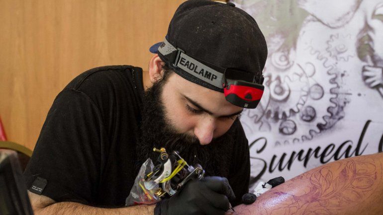 Llegaron artistas de distintas ciudades y convocaron a cientos de vecinos.