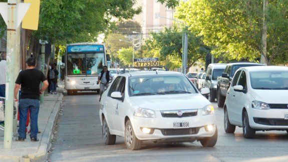 Los taxis consiguieron una tarifa más acorde a sus expectativas. Los usuarios deben exigir el mejor servicio.