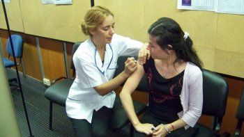 llegaron las vacunas antigripales al hospital de cipolletti llegaron las vacunas antigripales al hospital de cipolletti