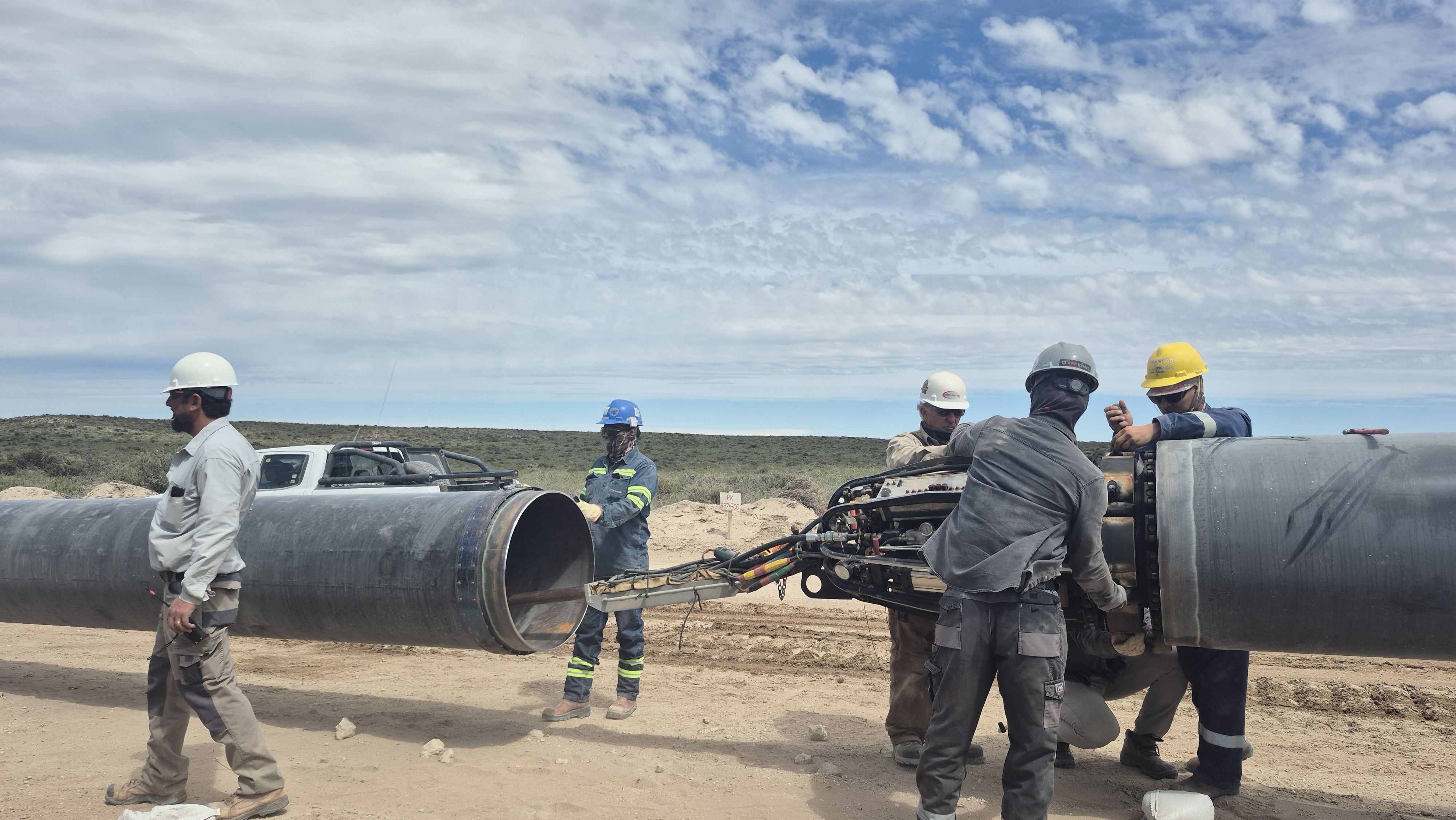 Buscan choferes, soldadores y electricistas para trabajar en Vaca Muerta