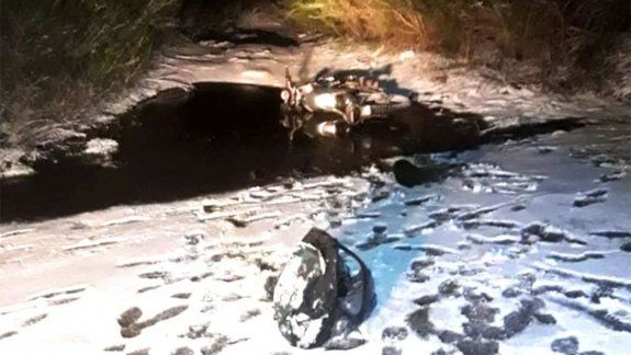 Rescatan a hombre que pasó dos horas en un arroyo congelado 