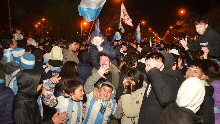 El festejo en Cipolletti por Argentina campeón de América