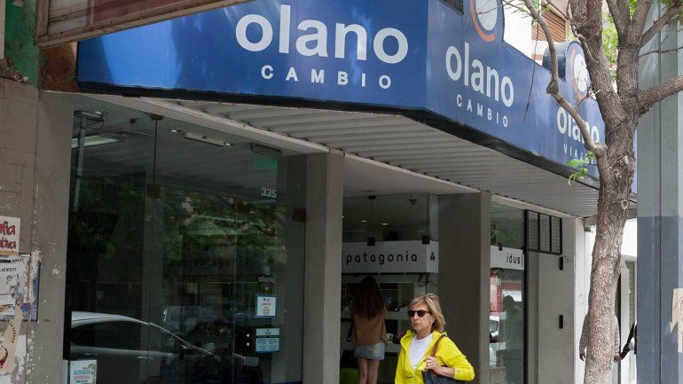 El dólar está a 14 pesos pero en Cipolletti están suspendidas las operaciones