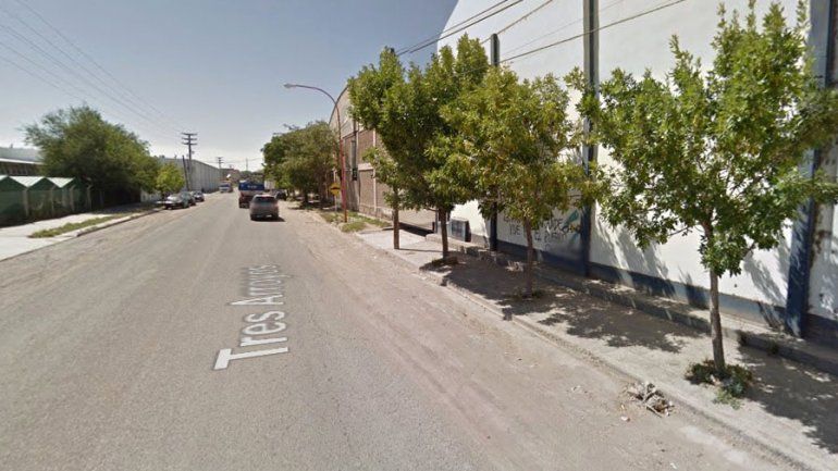 Dejó la llave puesta y los ladrones le llevaron la Hilux