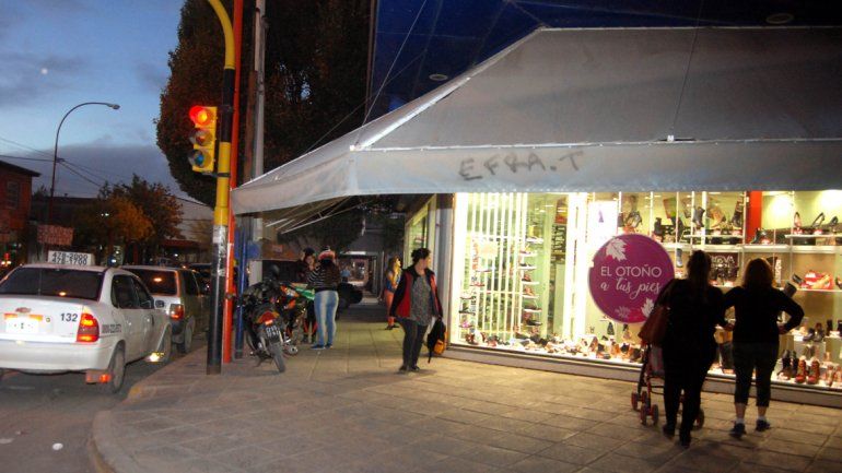 Cada vez son más los comercios del centro que se mudan a los barrios