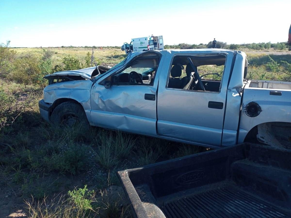 Desastre en la Ruta 251: una pareja murió y sus nenes