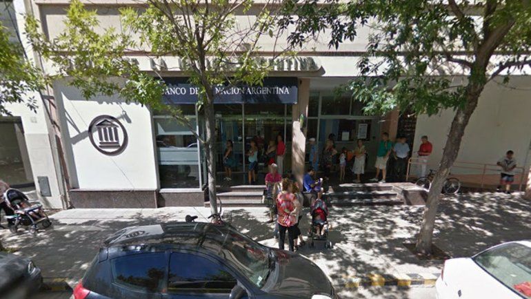 El frente de una de las sedes del Banco Nación en Cipolletti.