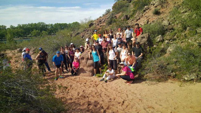 La roca con cara humana está en la Margen Sur