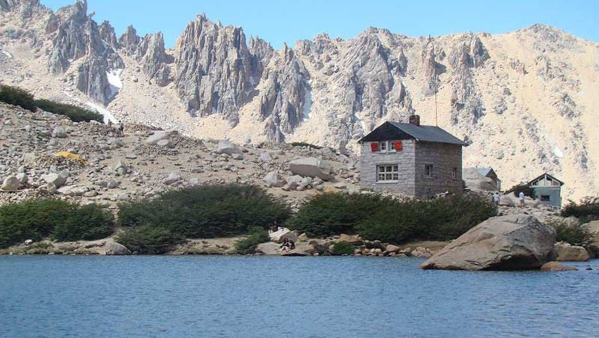 Hallaron al turista que se perdió subiendo al refugio Frey