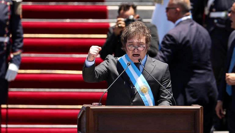 El DNU que firmó Javier Milei afecta al estatuto de la AFA