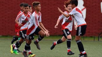 la escuela de river vuelve a neuquen