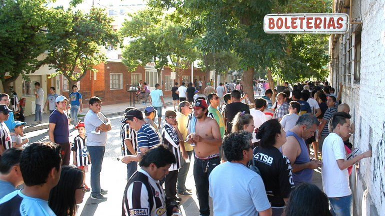 &nbsp;Los hinchas prometen llenar La Visera en el primer partido del torneo.