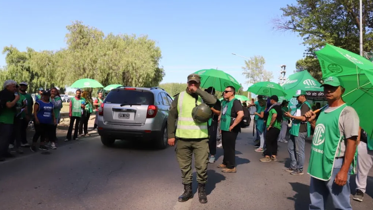 Panfleteada y posible corte: ATE se moviliza a los puentes carreteros