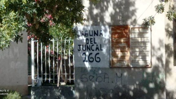 Robó a futbolista y lo descubrieron por usar su camiseta