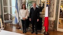 carreras se reunio en paris con el embajador argentino en francia