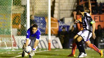 Matías Alasia, el arquero de Cipolletti, no recibió goles en las últimas dos salidas del equipo a Centenario y Roca.