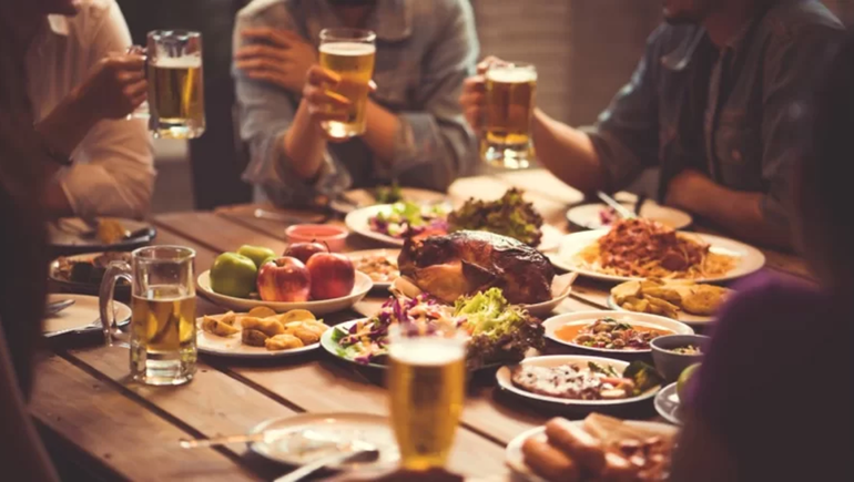 ¿Dónde ir a comer y festejar el día del amigo?