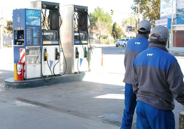 Dos robos a estaciones de servicio