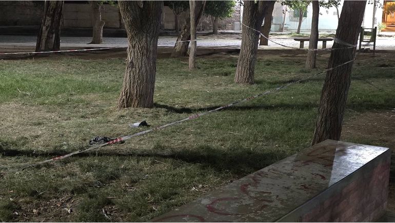 La plaza Chos Malal de Centenario volvió a las viejas épocas de la inseguridad. (Foto: Centenario Digital)