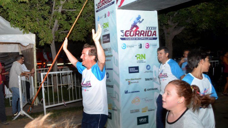 Una fiesta: mirá todo el color de la  33ª Corrida de Cipolletti