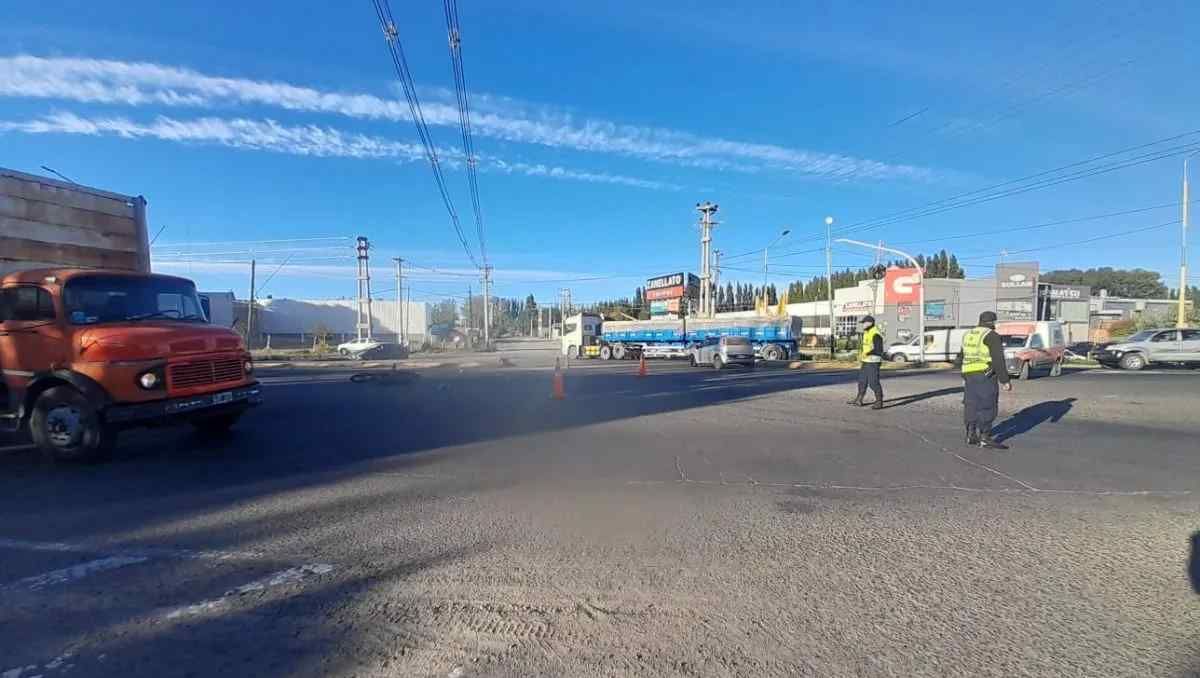 El choque se produjo en el cruce de Ruta 22.