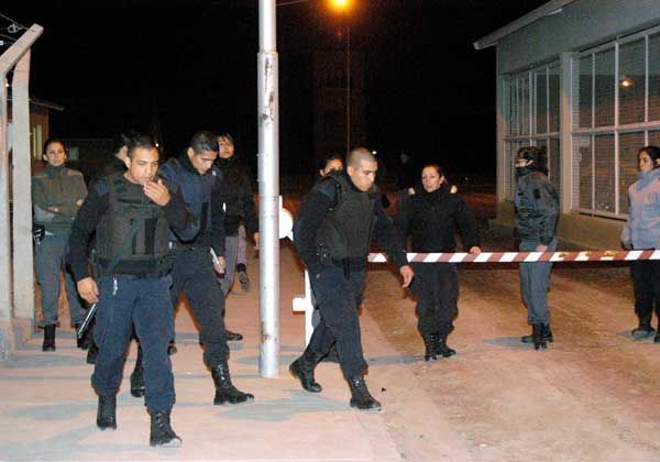 Reclusos heridos denunciaron violenta represión durante un motín en la cárcel