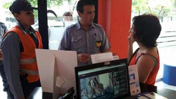 Se hizo la viva en una peluquería y fue denunciada en la Policía