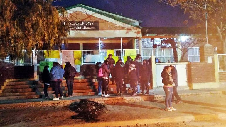 Tomaron la escuela que fue tiroteada por bandas narcos