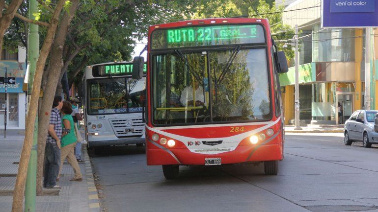 Los ómnibus interurbanos y los urbanos tendrán su tarifazo.