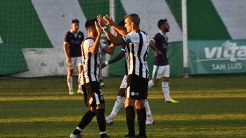 El festejo albinegro tras un triunfazo.