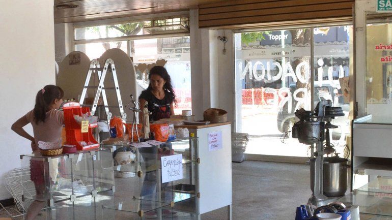 La caída de ventas liquida a los comercios: en diciembre vendieron hasta 40% menos