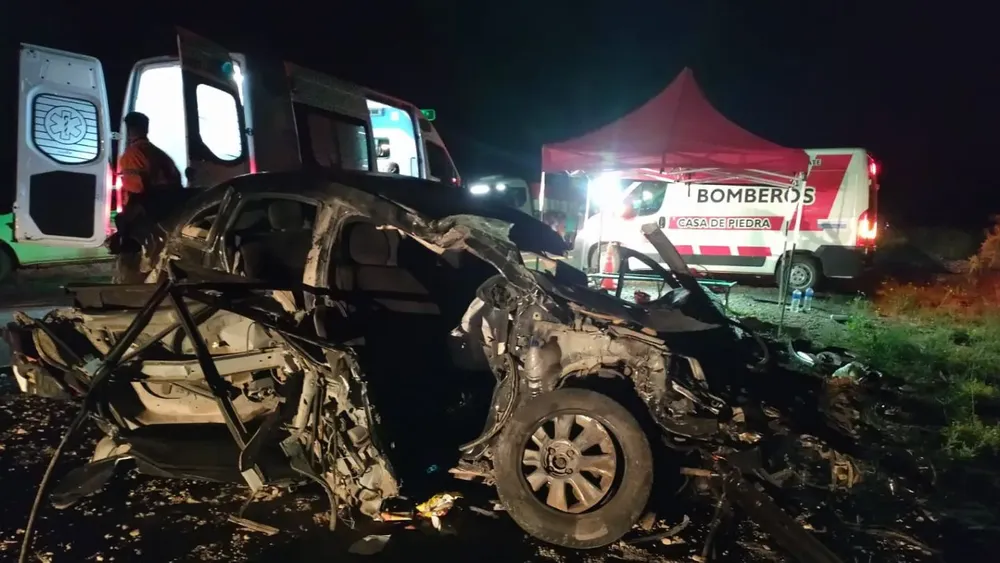 Una pareja neuquina y dos de sus hijos fallecieron tras chocar contra un camión en La Pampa