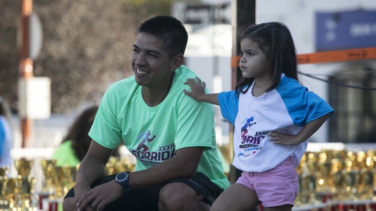 Una fiesta: mirá todo el color de la  33ª Corrida de Cipolletti