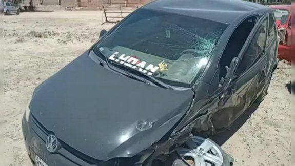¿Qué hacían los policías del video con la rueda de un auto?