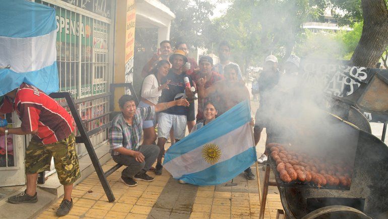 Carnicería de Cipolletti regaló choripanes tras el triunfo de Argentina