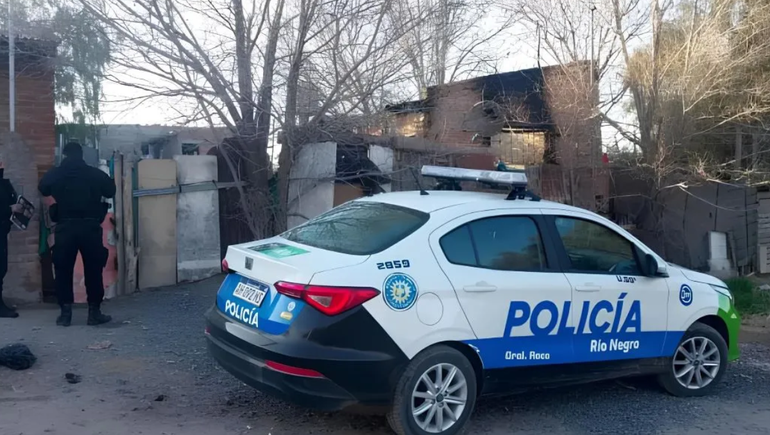 La Policía trabajó en el lugar del incendio. Investiga como se iniciaron las llamas. 