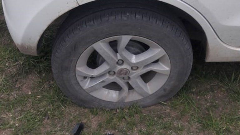 La goma trasera y la puerta fueron de los daños más costosos ocasionados.