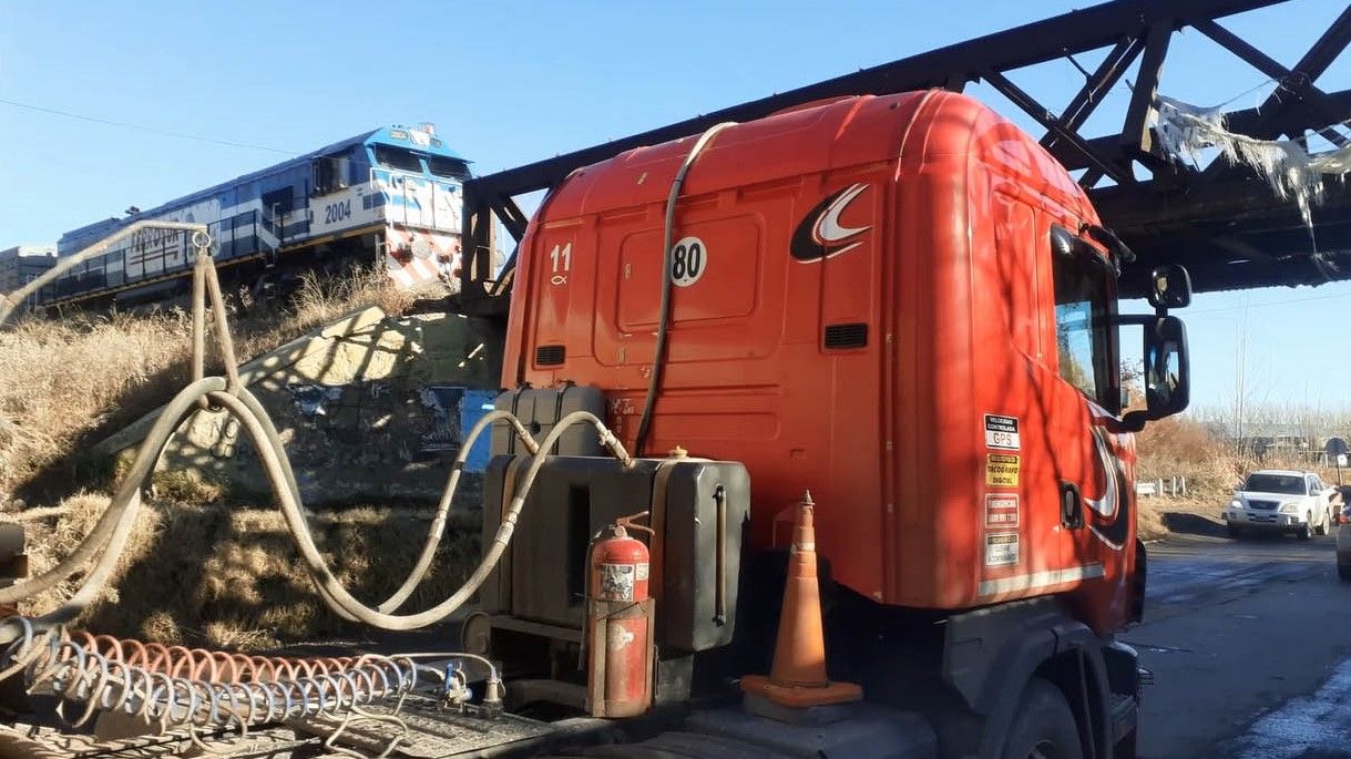 Camioneros precavidos: ¿Temen por el estado del puente ferroviario?
