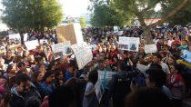 puerto deseado: masiva marcha reclamo castigo para los culpables