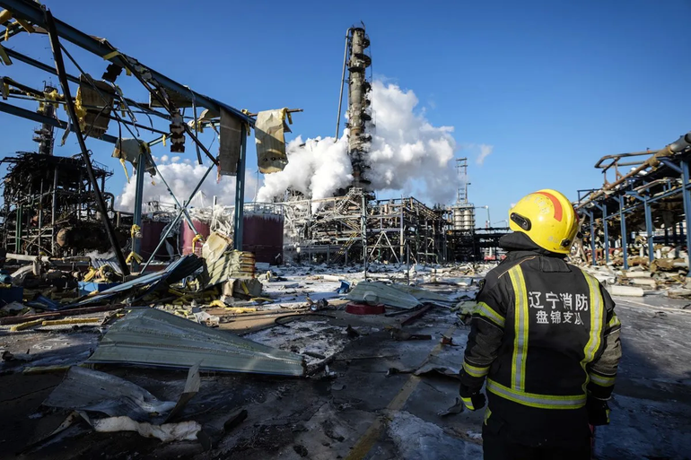 Impactante explosión en una fábrica metalúrgica en Ohio: un muerto y 13 heridos