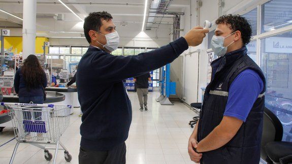 Exigen un registro de los clientes de supermercados
