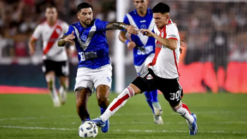 river recibe a velez en el monumental