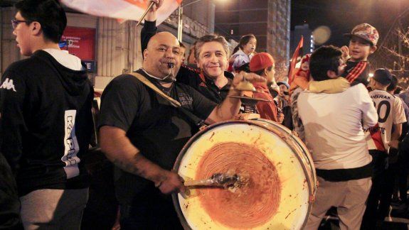 La alegría de los hinchas de River continuará hoy en los lugares de trabajo.